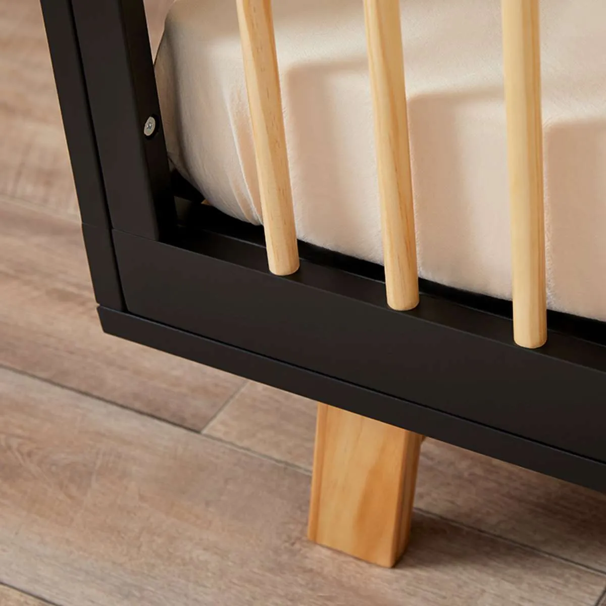 Aspen Classic Cot - Black/Natural Mocka