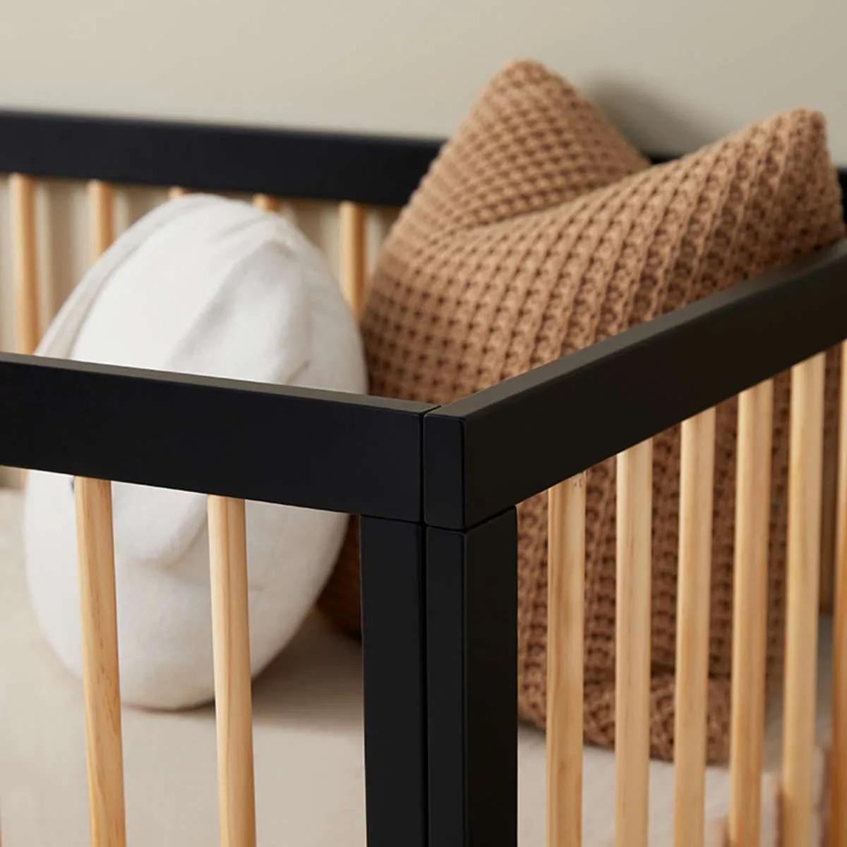 Aspen Classic Cot - Black/Natural Mocka