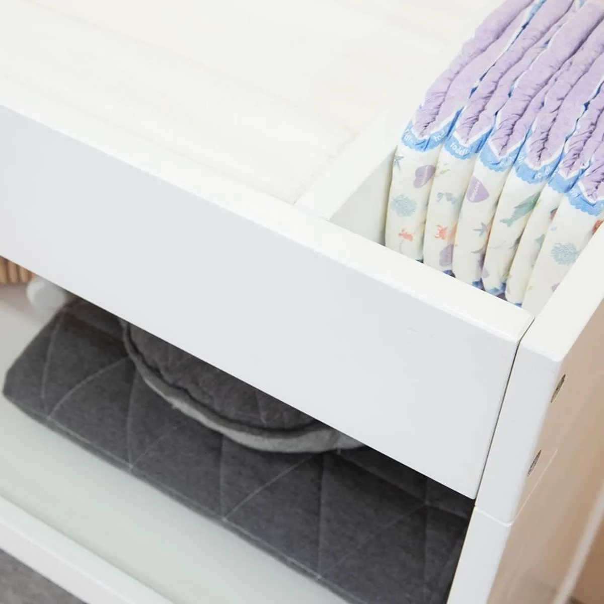 Aspiring Change Table - White Mocka