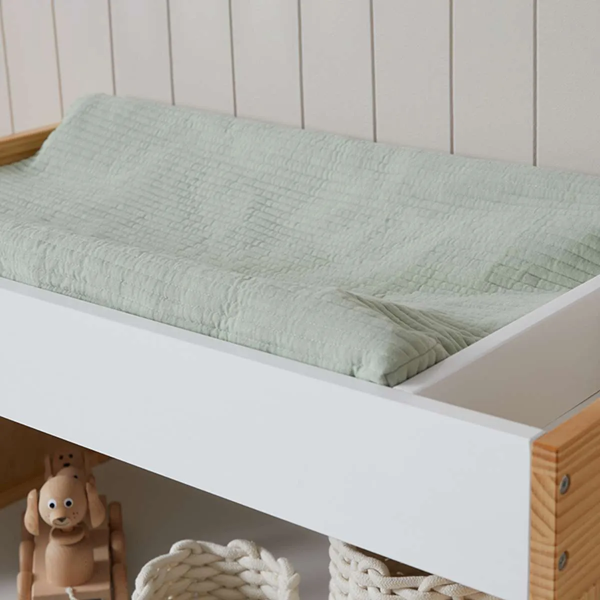 Aspiring Change Table - White/Natural Mocka