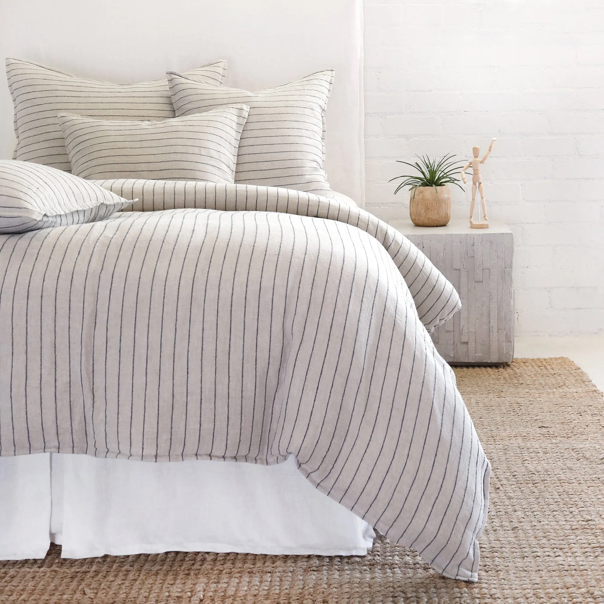 Blake Big Pillow With Insert