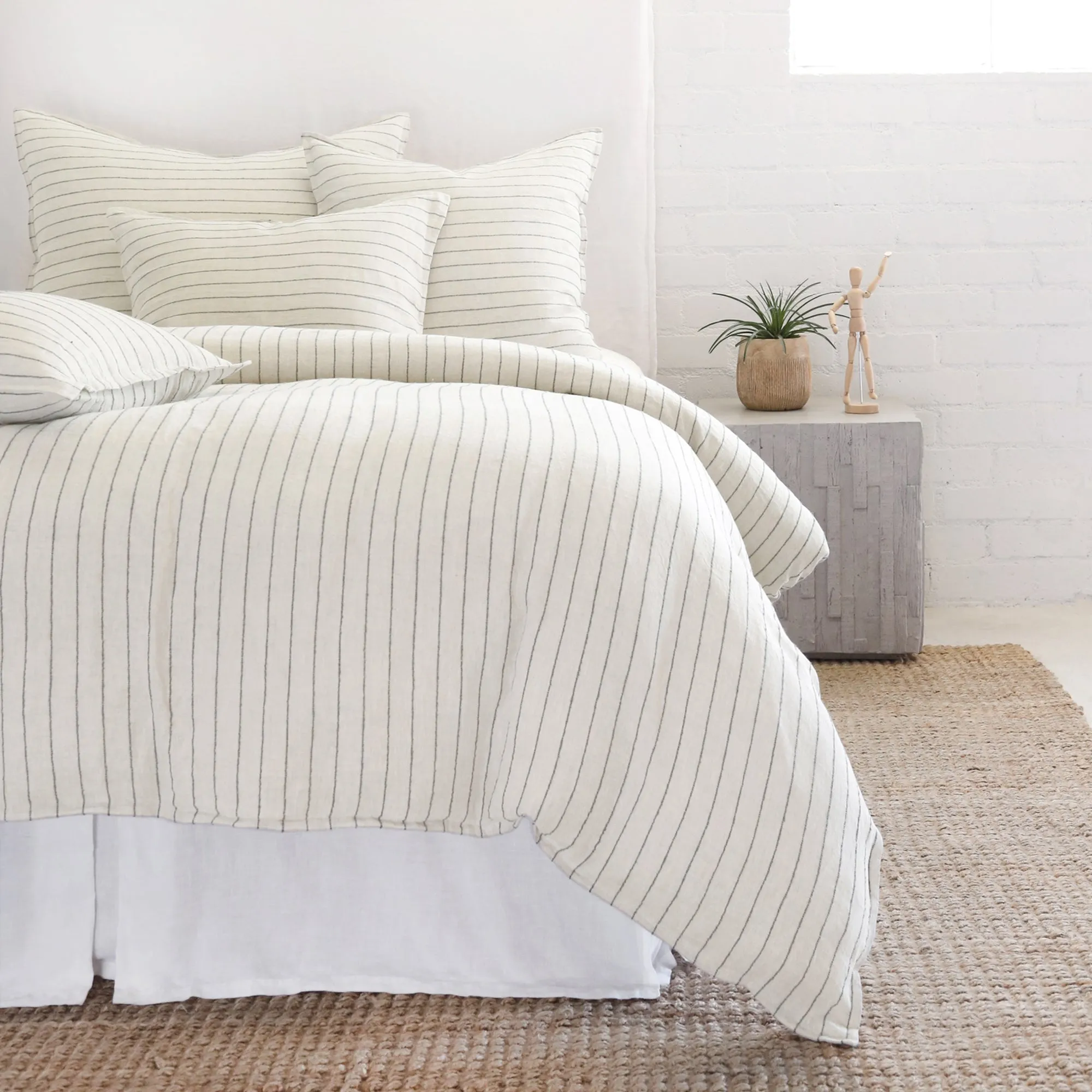 Blake Big Pillow With Insert