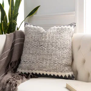 Faroe Knotted Pillow