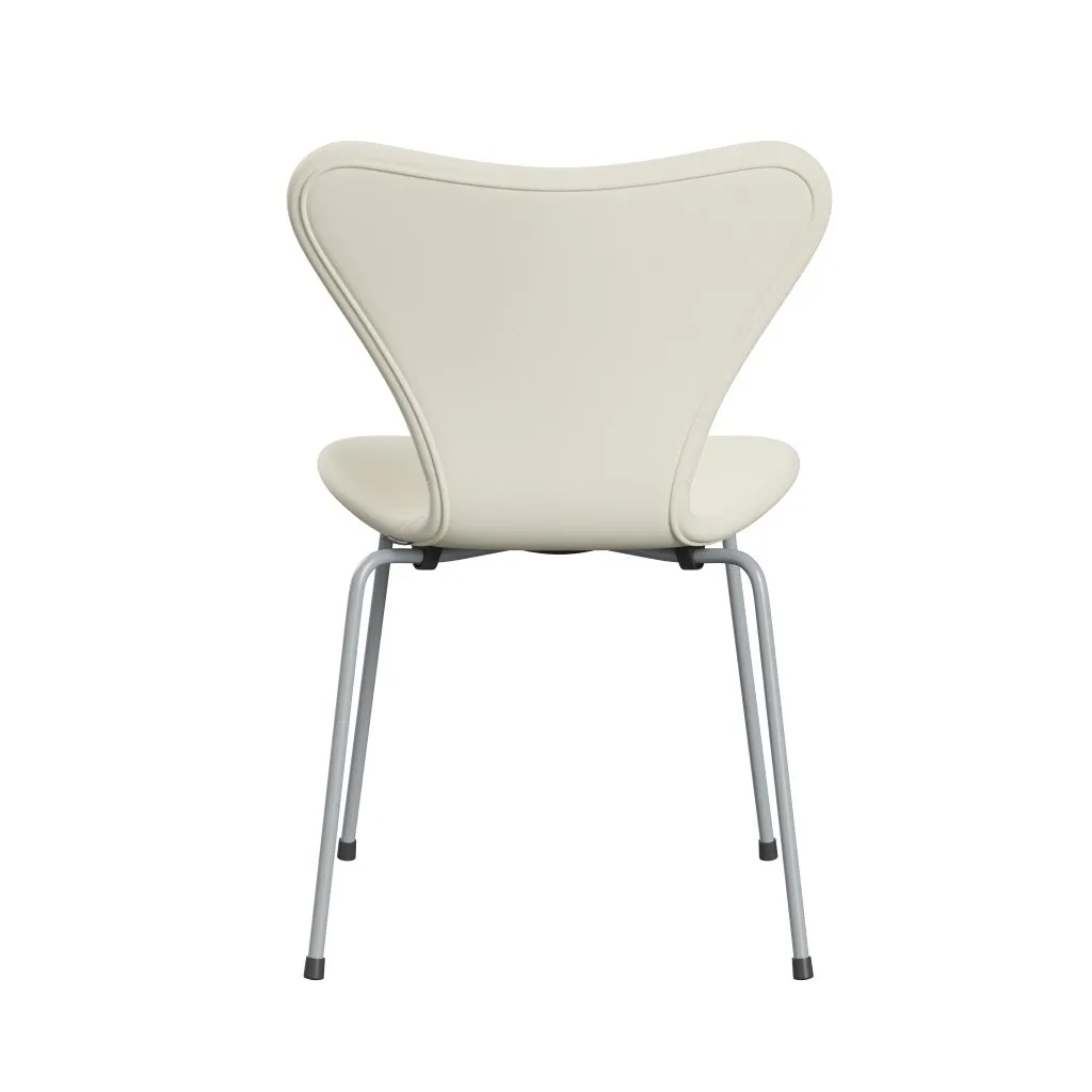 Fritz Hansen Series 7™ Chair Full Upholstery, Silver Grey/Comfort White