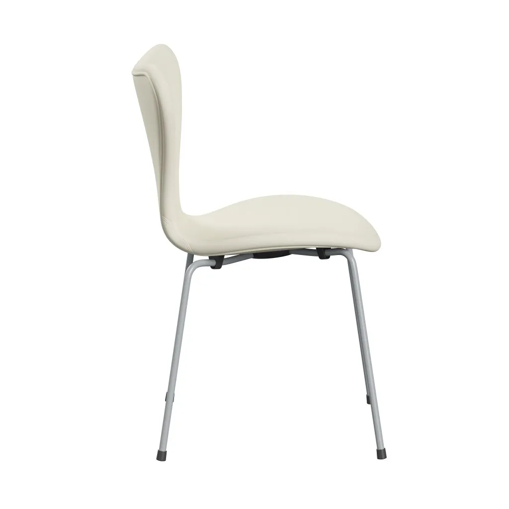 Fritz Hansen Series 7™ Chair Full Upholstery, Silver Grey/Comfort White