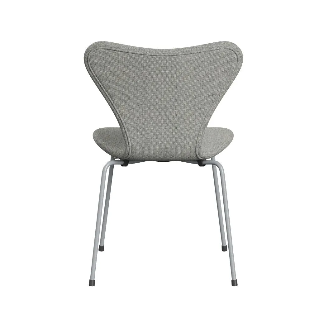 Fritz Hansen Series 7™ Chair Full Upholstery, Silver Grey/Hallingdal White/Grey