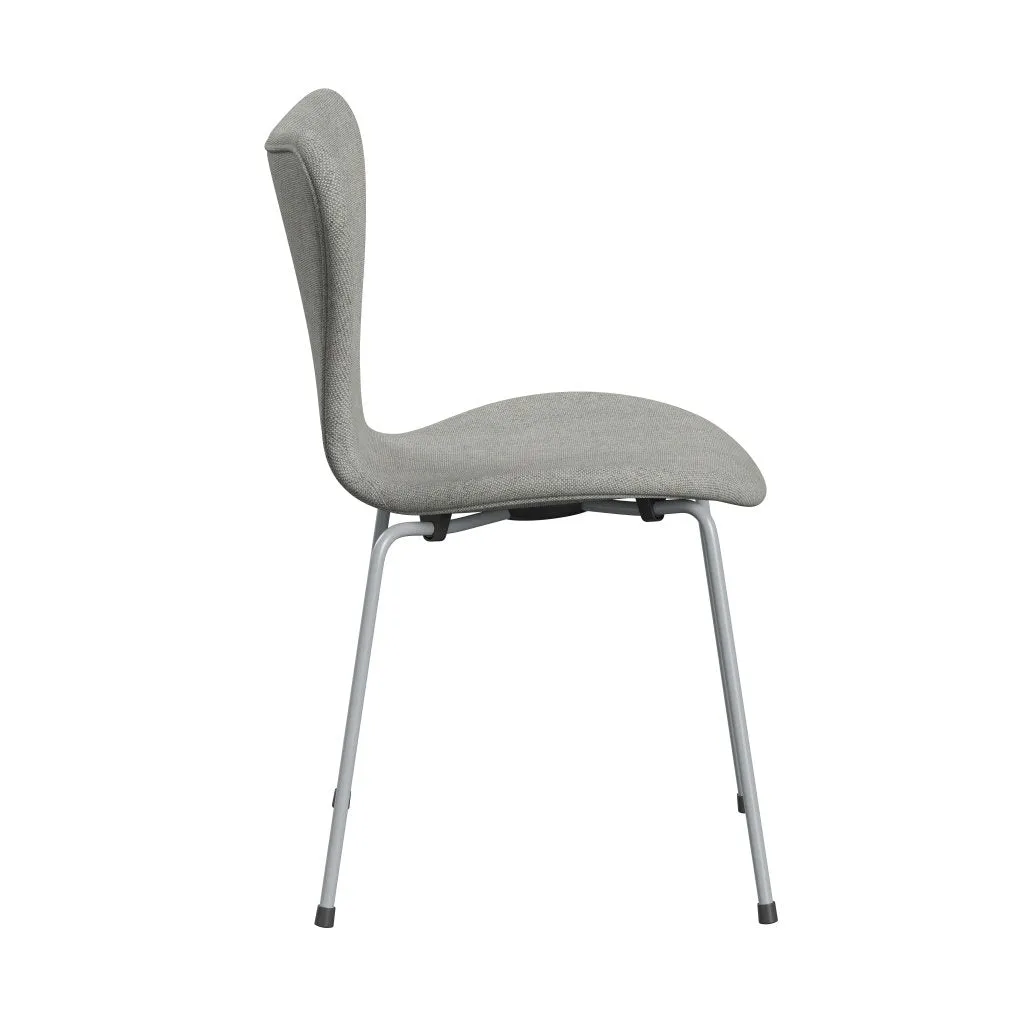 Fritz Hansen Series 7™ Chair Full Upholstery, Silver Grey/Hallingdal White/Grey