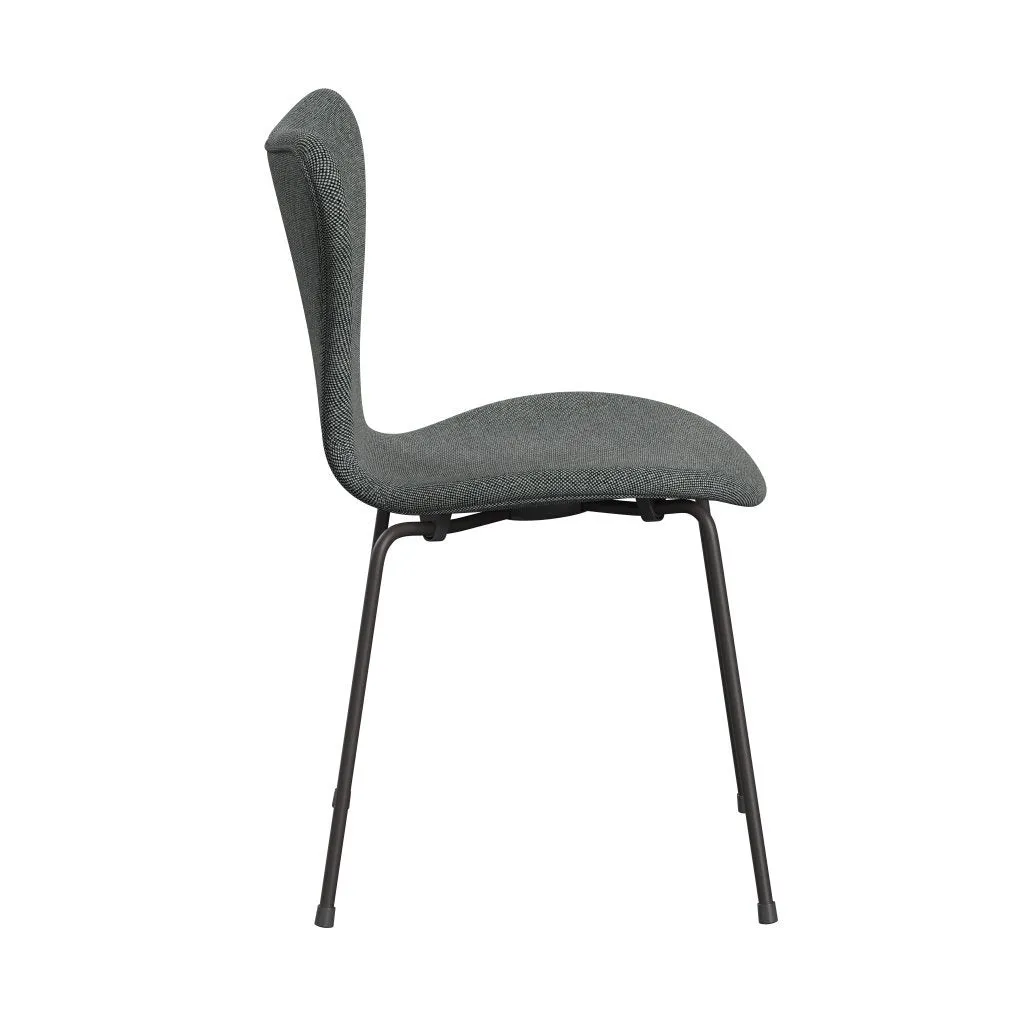 Fritz Hansen Series 7™ Chair Full Upholstery, Warm Graphite/Hallingdal White Black