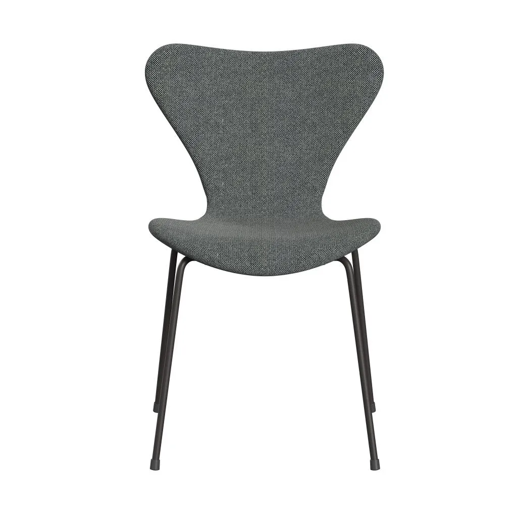 Fritz Hansen Series 7™ Chair Full Upholstery, Warm Graphite/Hallingdal White Black