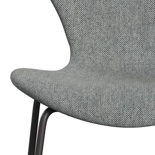 Fritz Hansen Series 7™ Chair Full Upholstery, Warm Graphite/Hallingdal White Grey