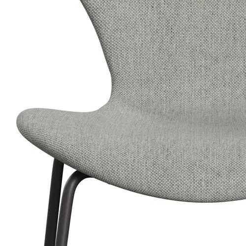 Fritz Hansen Series 7™ Chair Full Upholstery, Warm Graphite/Hallingdal White/Grey
