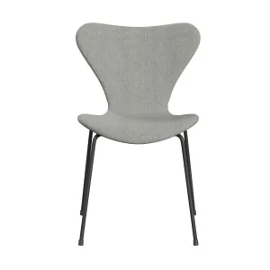 Fritz Hansen Series 7™ Chair Full Upholstery, Warm Graphite/Hallingdal White/Grey