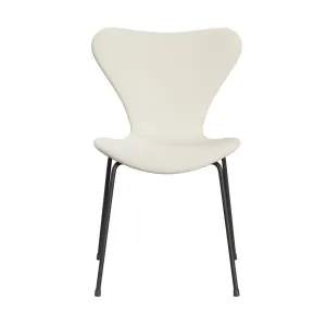 Fritz Hansen Series 7™ Chair Full Upholstery, Warm Graphite/Sunniva 2 Crème