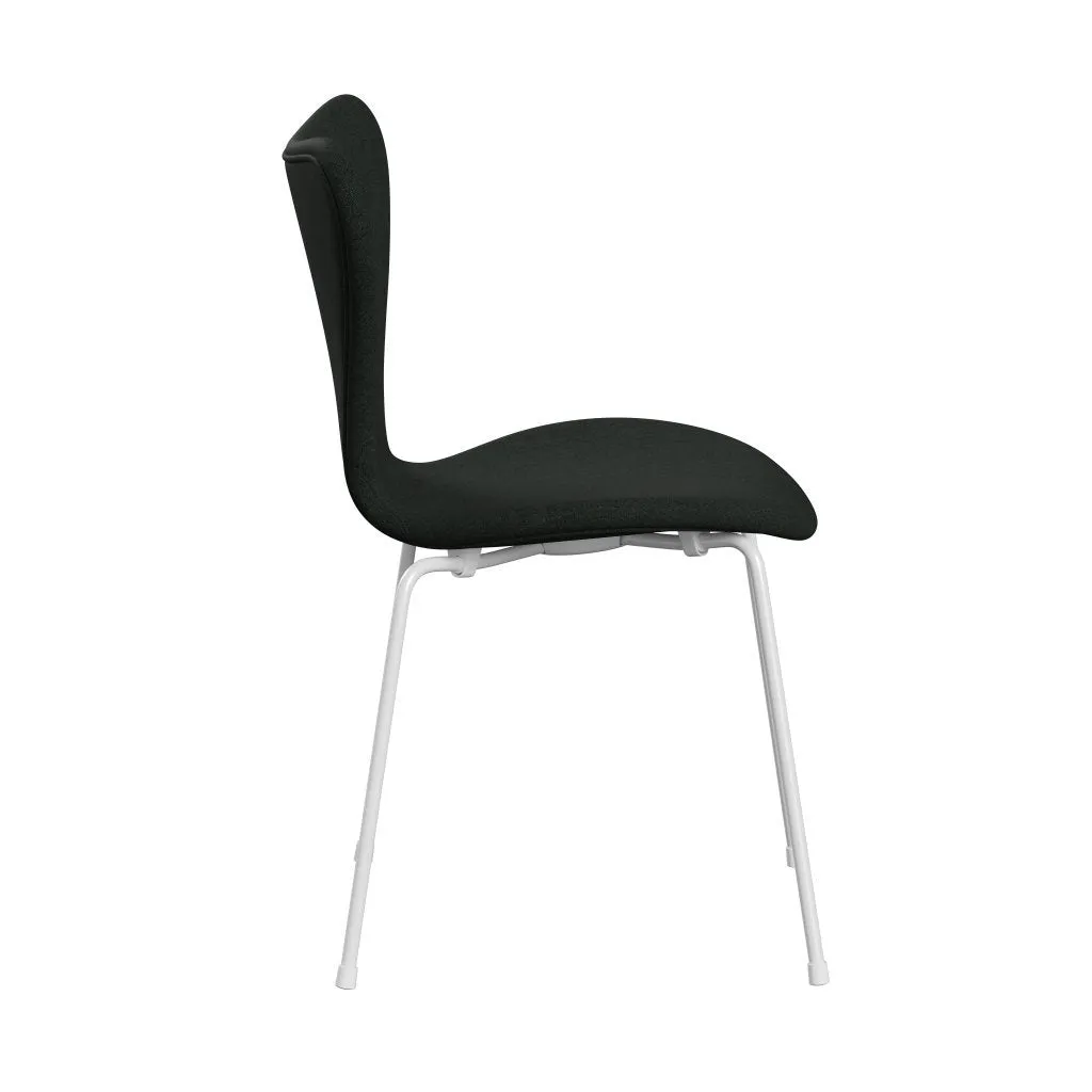 Fritz Hansen Series 7™ Chair Full Upholstery, White/Remix Black (Rem973)