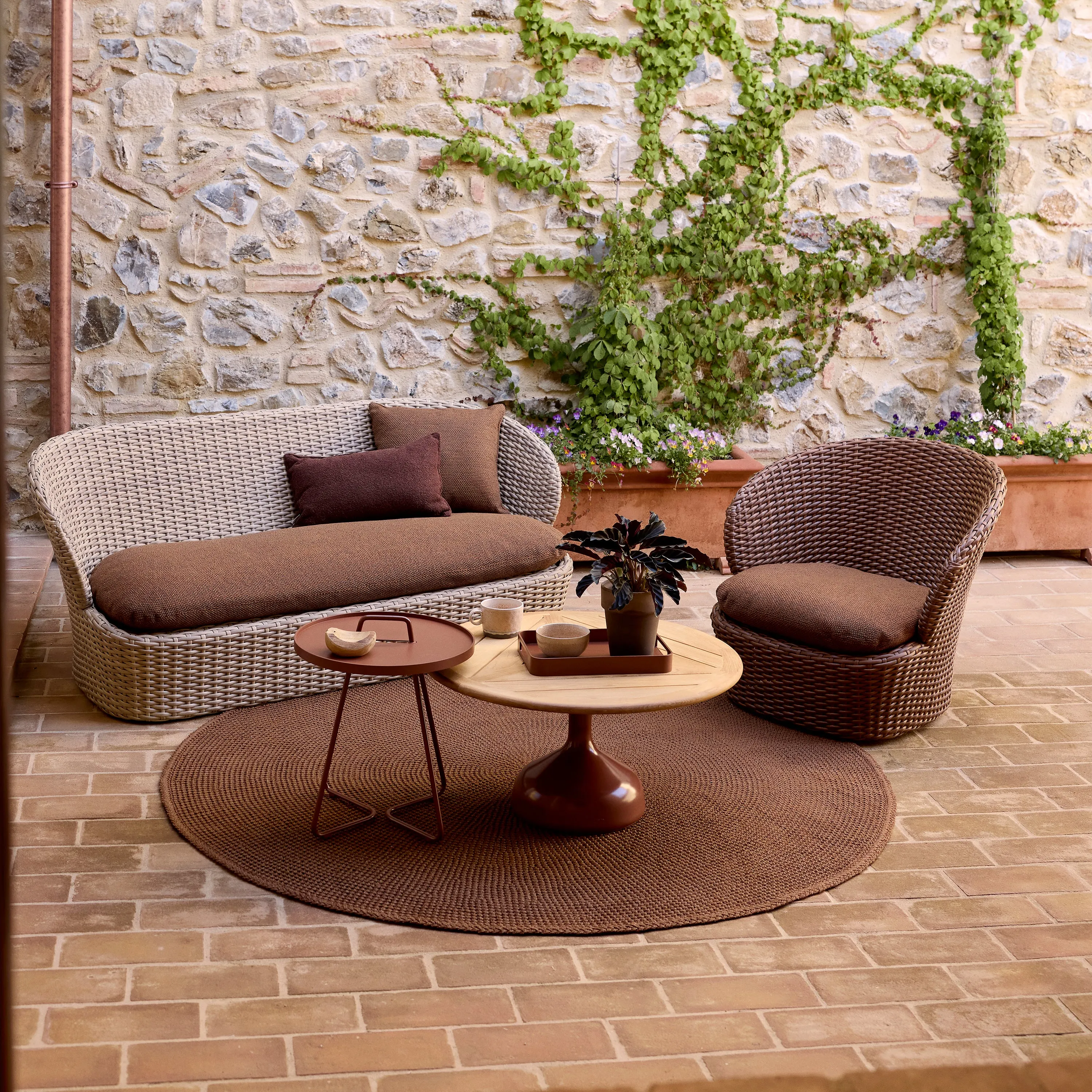 Knit Indoor/Outdoor Round Rug