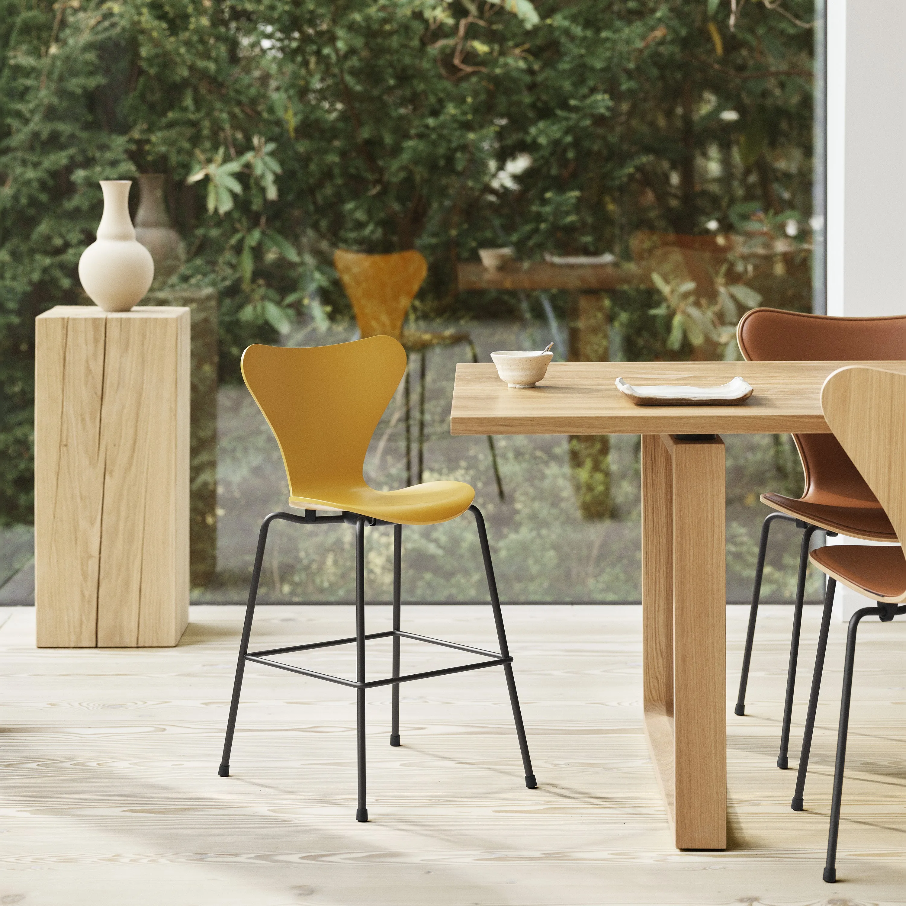 Series 7 Children's Stool / Tall Chair