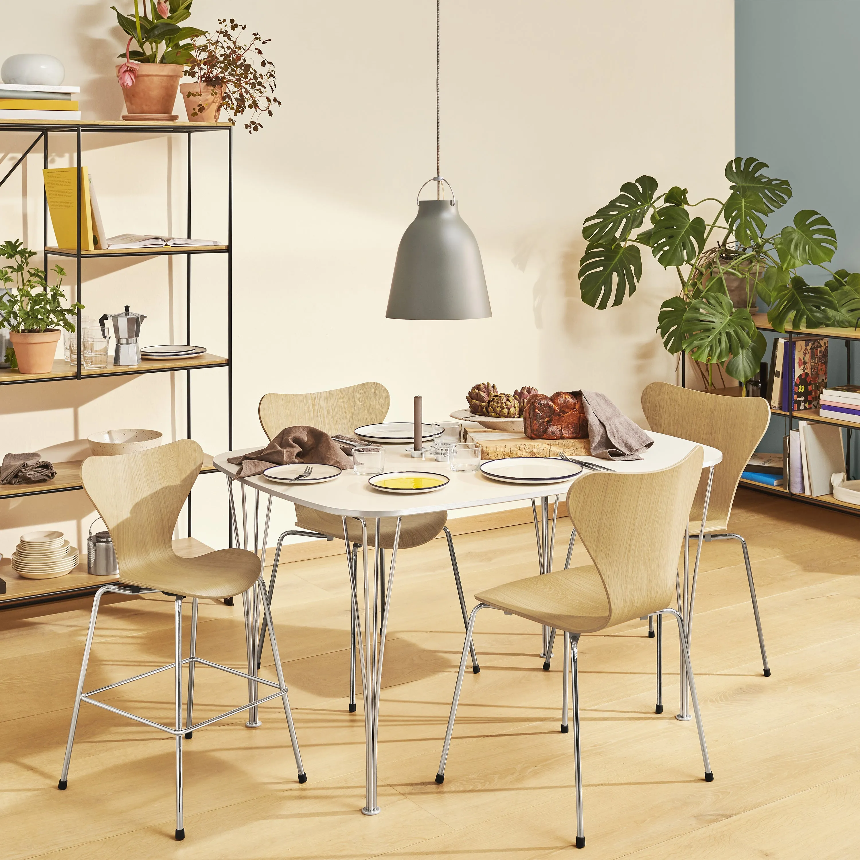 Series 7 Children's Stool / Tall Chair